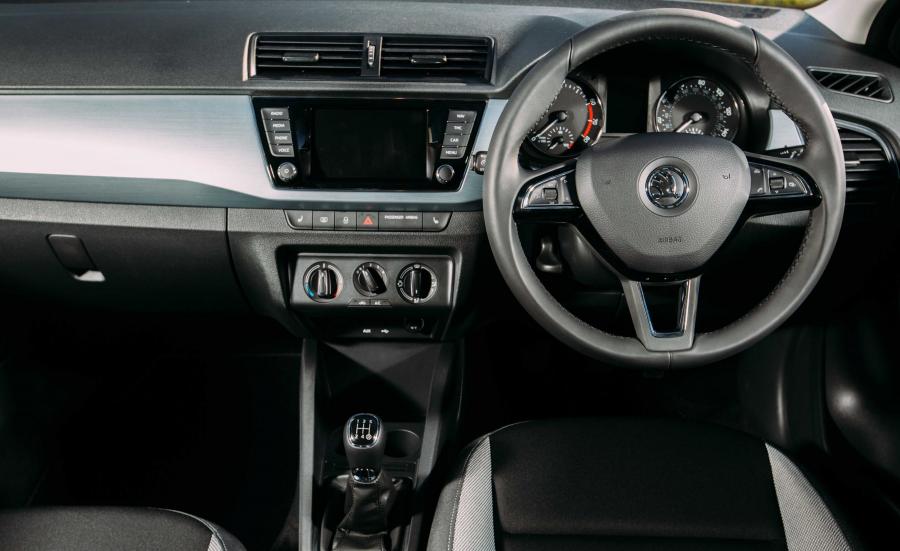  Skoda Fabia Colour Edition 2016 года  (фото 10 из 21)